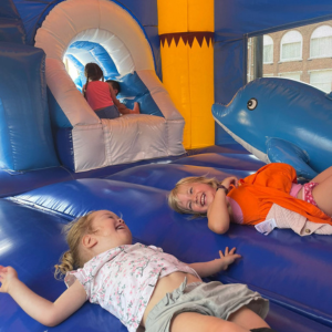 Het zomerse poppenhuis 4 - 5 jaar